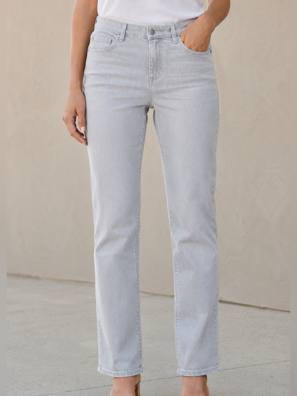 Eileen Fisher Straight-Leg Jeans in Light Grey Wash